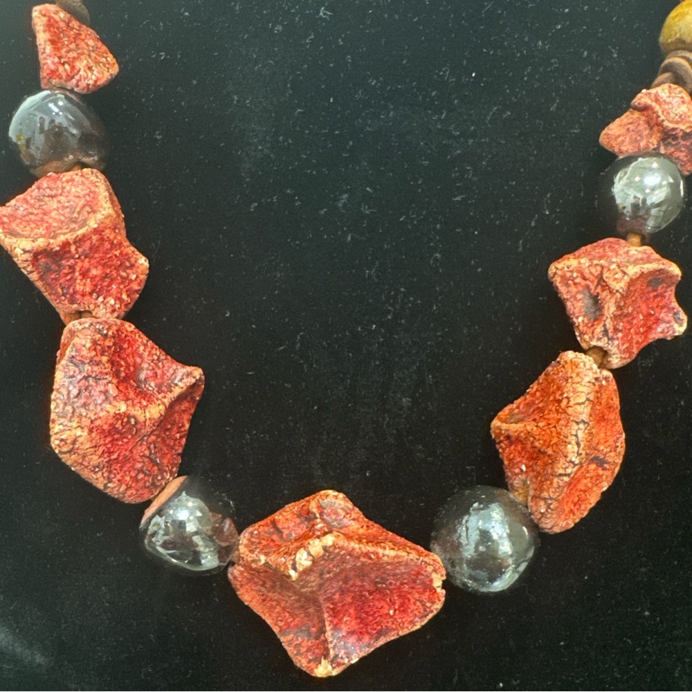 Como Vintage Red and Gold Statement Beaded Necklace - Picture 3 of 6